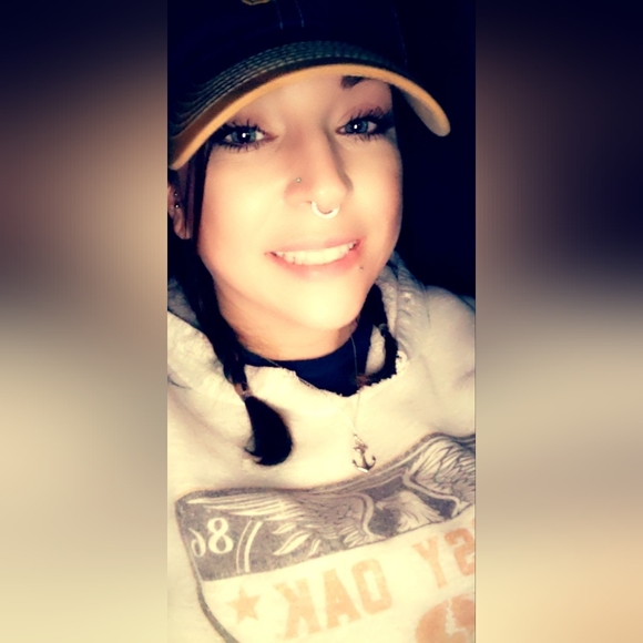 🏝MEET YOUR POSHER!!! 🏝 - Picture 3 of 3